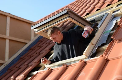 Pose de fenêtres de toit Velux à Maucor